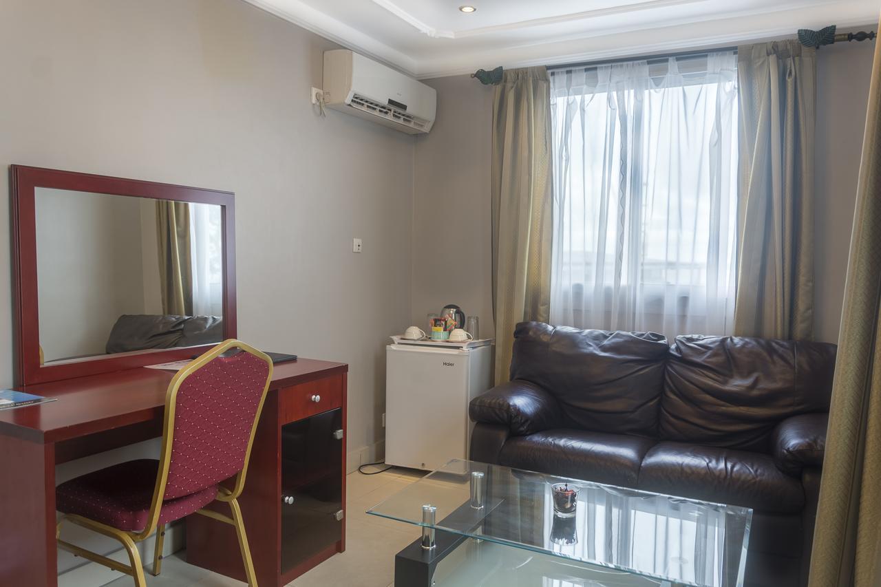 Hotel La Falaise Bonanjo ドゥアラ エクステリア 写真