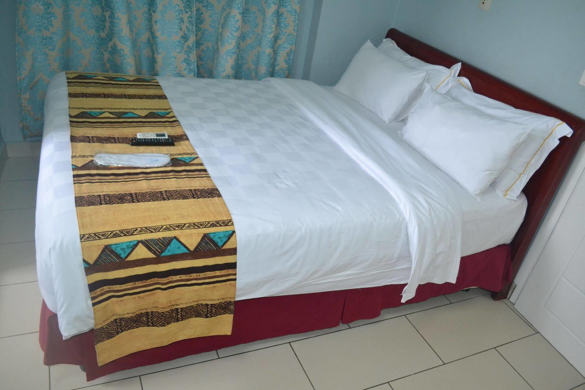 Hotel La Falaise Bonanjo ドゥアラ エクステリア 写真